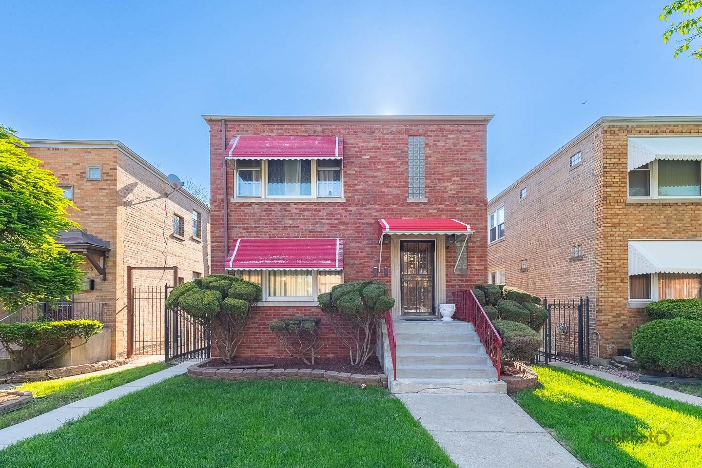 8725 S Harper Avenue Unit: 2