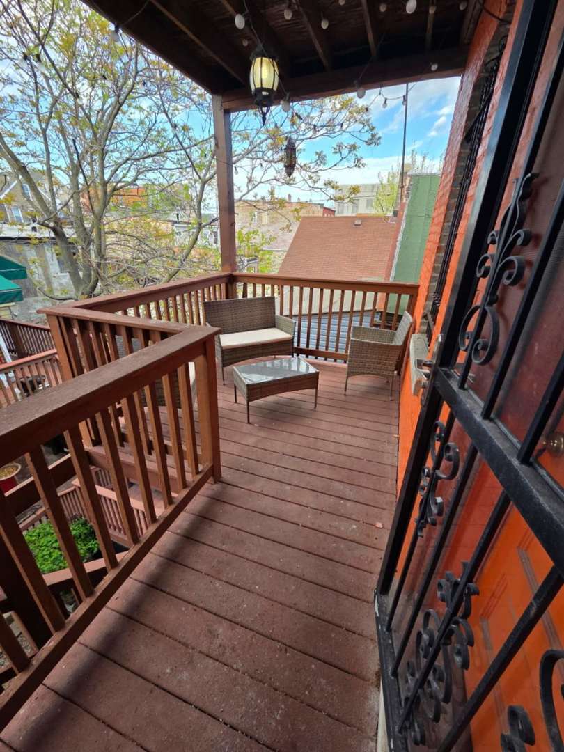 1532 W 19th Street Unit: 2