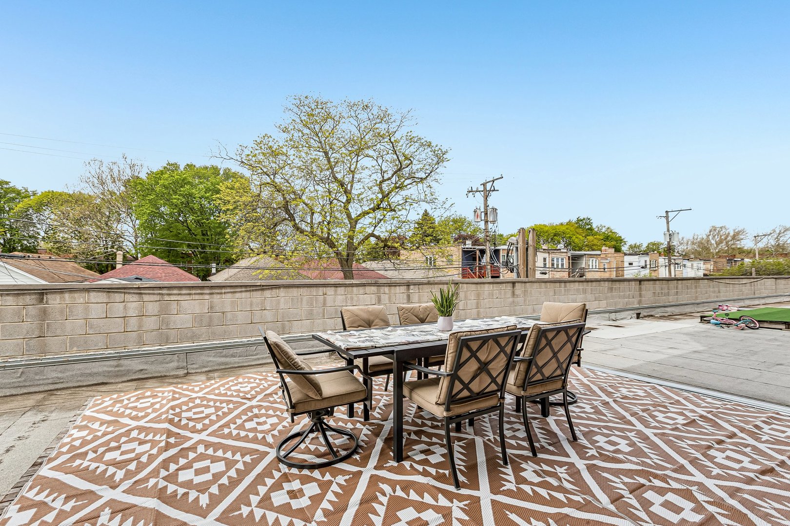 5420 N Kedzie Avenue Unit: 2A