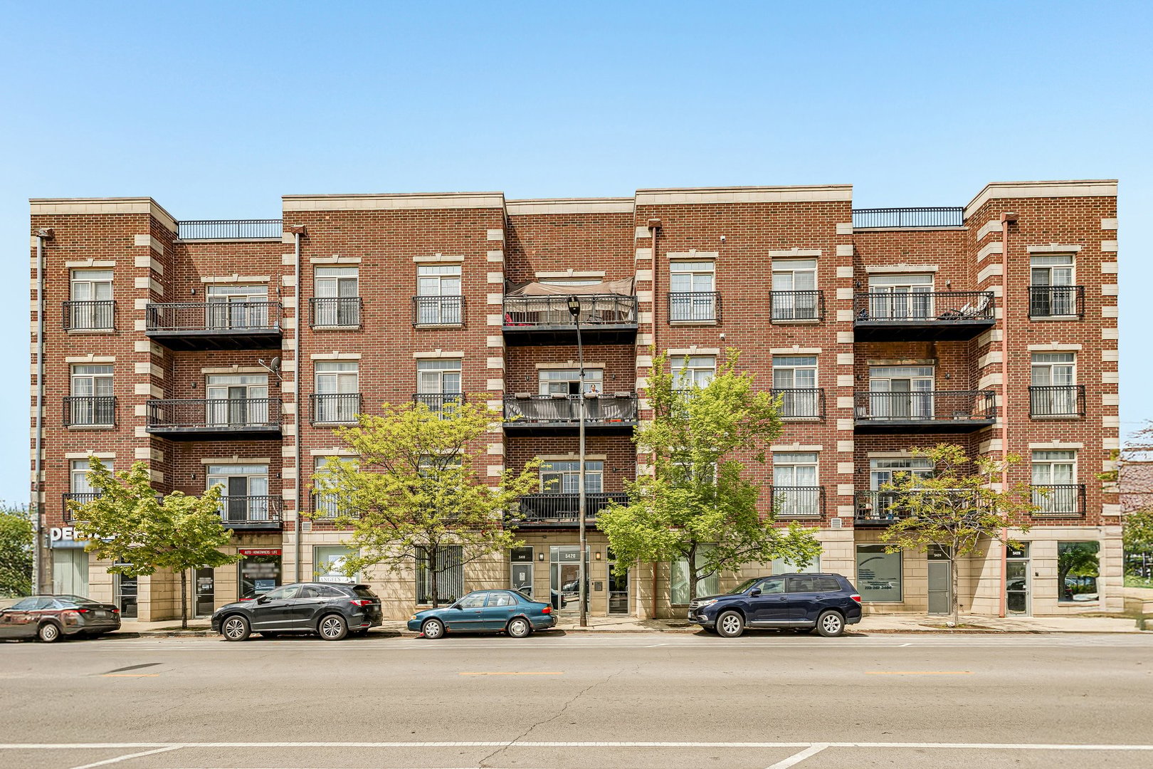 5420 N Kedzie Avenue Unit: 2A