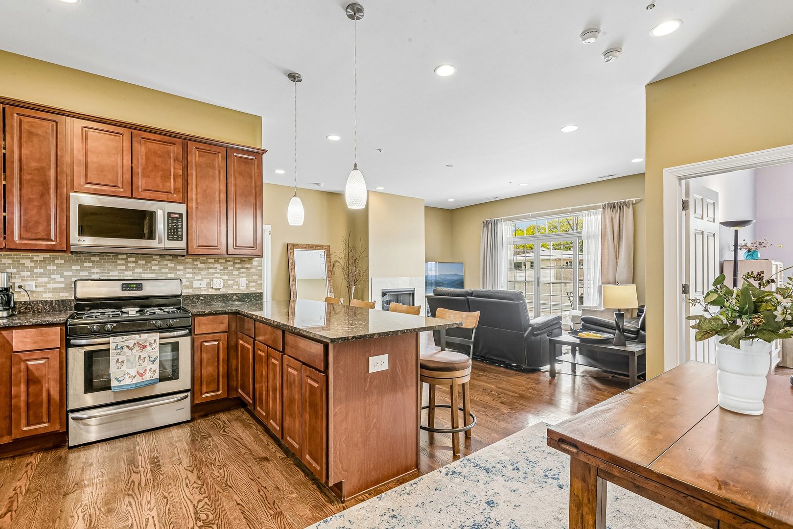 5420 N Kedzie Avenue Unit: 2A
