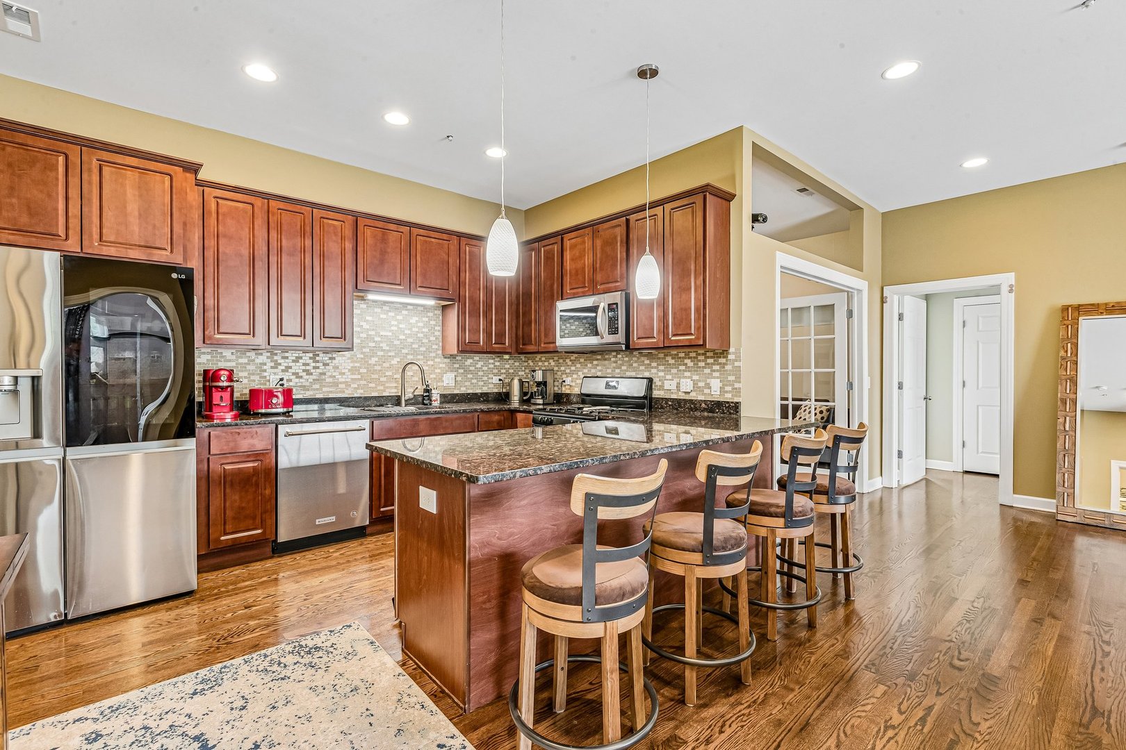 5420 N Kedzie Avenue Unit: 2A