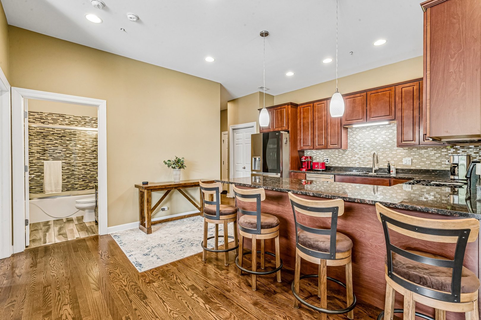 5420 N Kedzie Avenue Unit: 2A