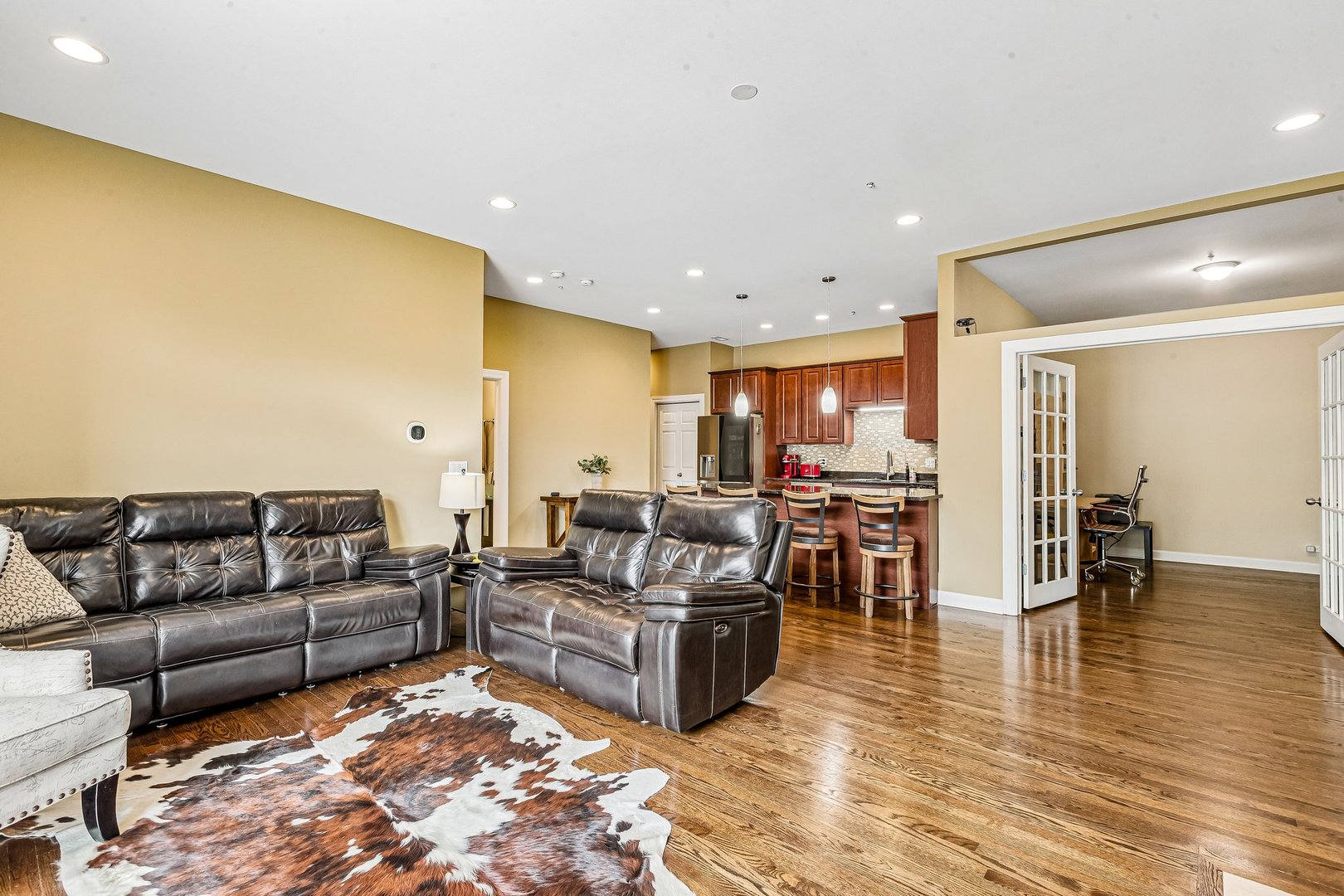 5420 N Kedzie Avenue Unit: 2A