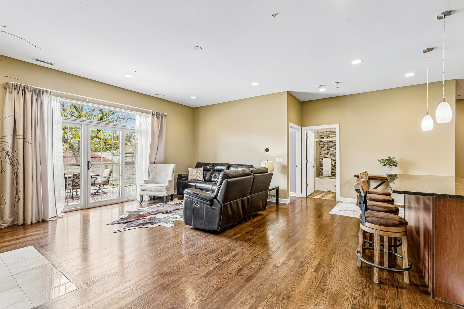 5420 N Kedzie Avenue Unit: 2A