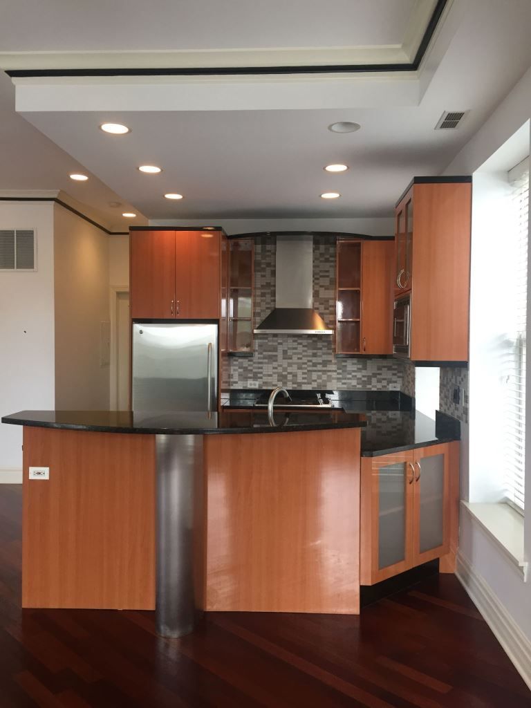 36 S Ashland Avenue Unit: 303