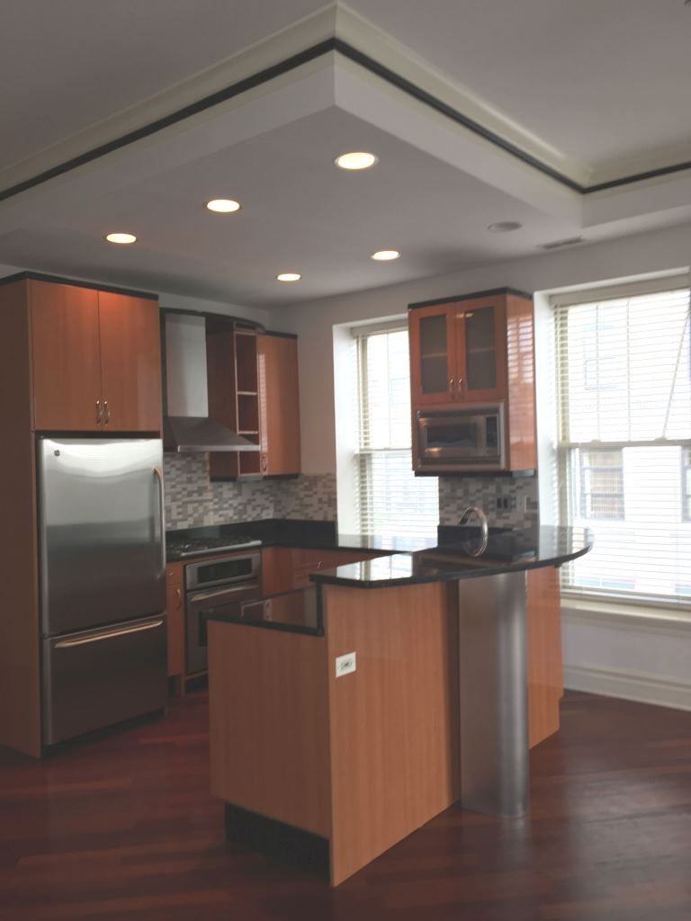 36 S Ashland Avenue Unit: 303