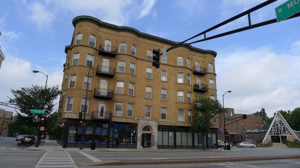 36 S Ashland Avenue Unit: 303