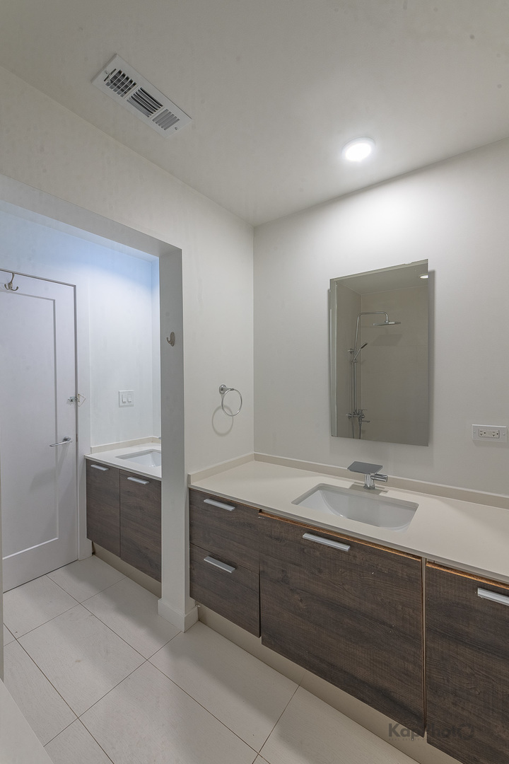 1921 S Jefferson Street Unit: 2