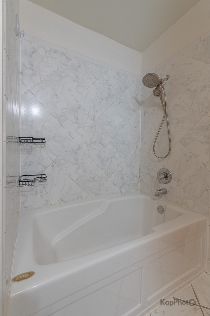 1812 S Dearborn Street Unit: 28