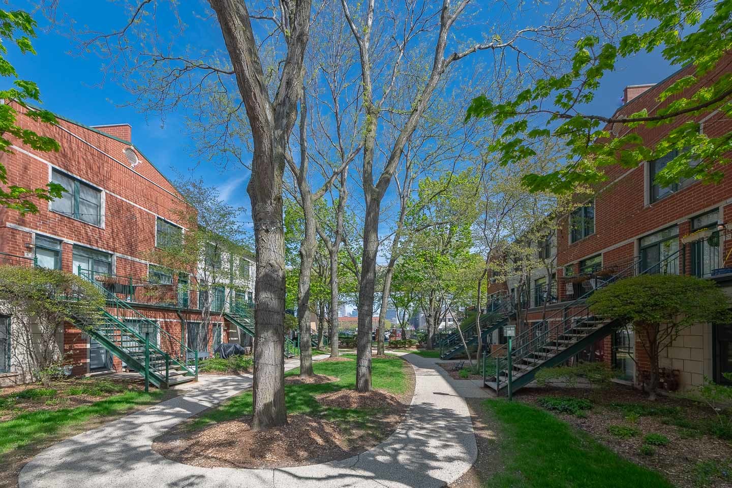 1812 S Dearborn Street Unit: 28