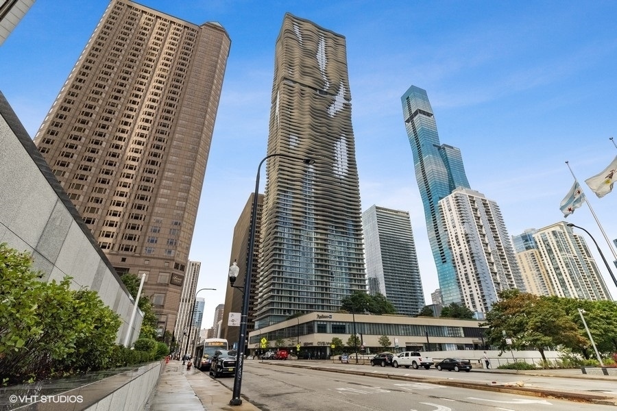 225 N Columbus Drive Unit: 6608