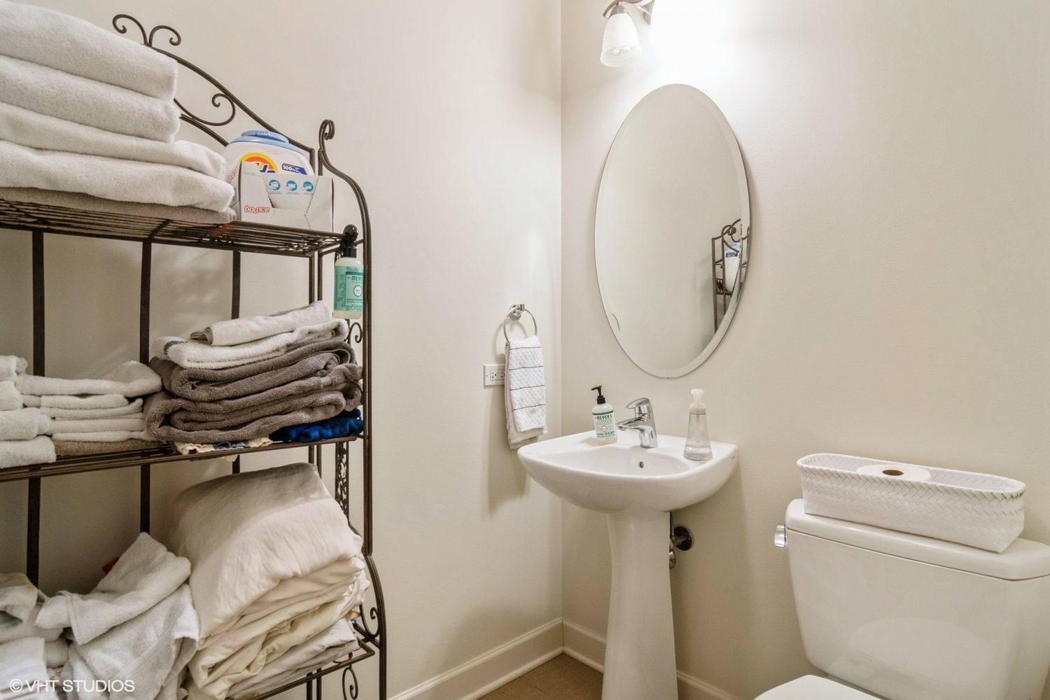 225 N Columbus Drive Unit: 6608