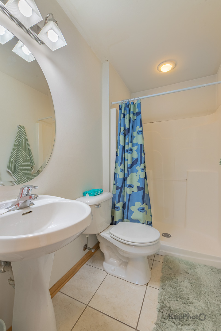 7431 W 60th Place