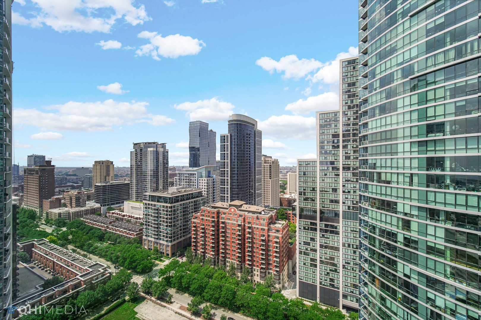 1211 S Prairie Avenue Unit: 1204