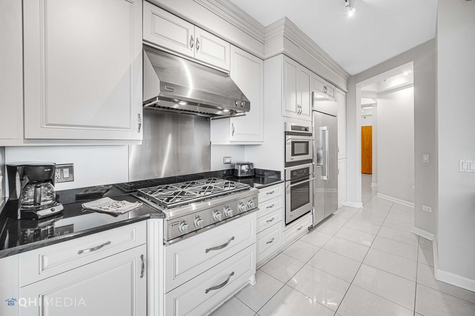 1211 S Prairie Avenue Unit: 1204