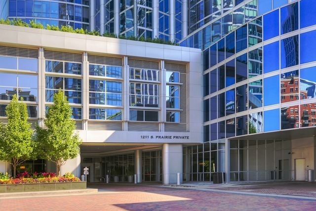 1211 S Prairie Avenue Unit: 1204