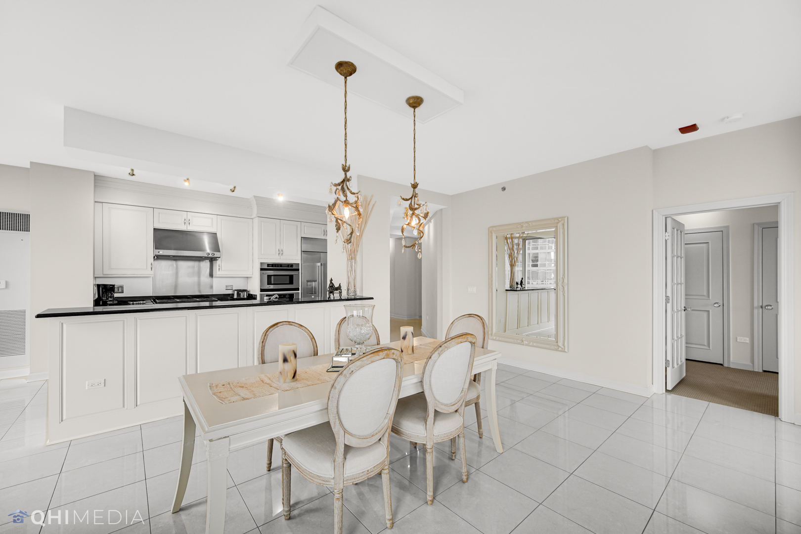 1211 S Prairie Avenue Unit: 1204