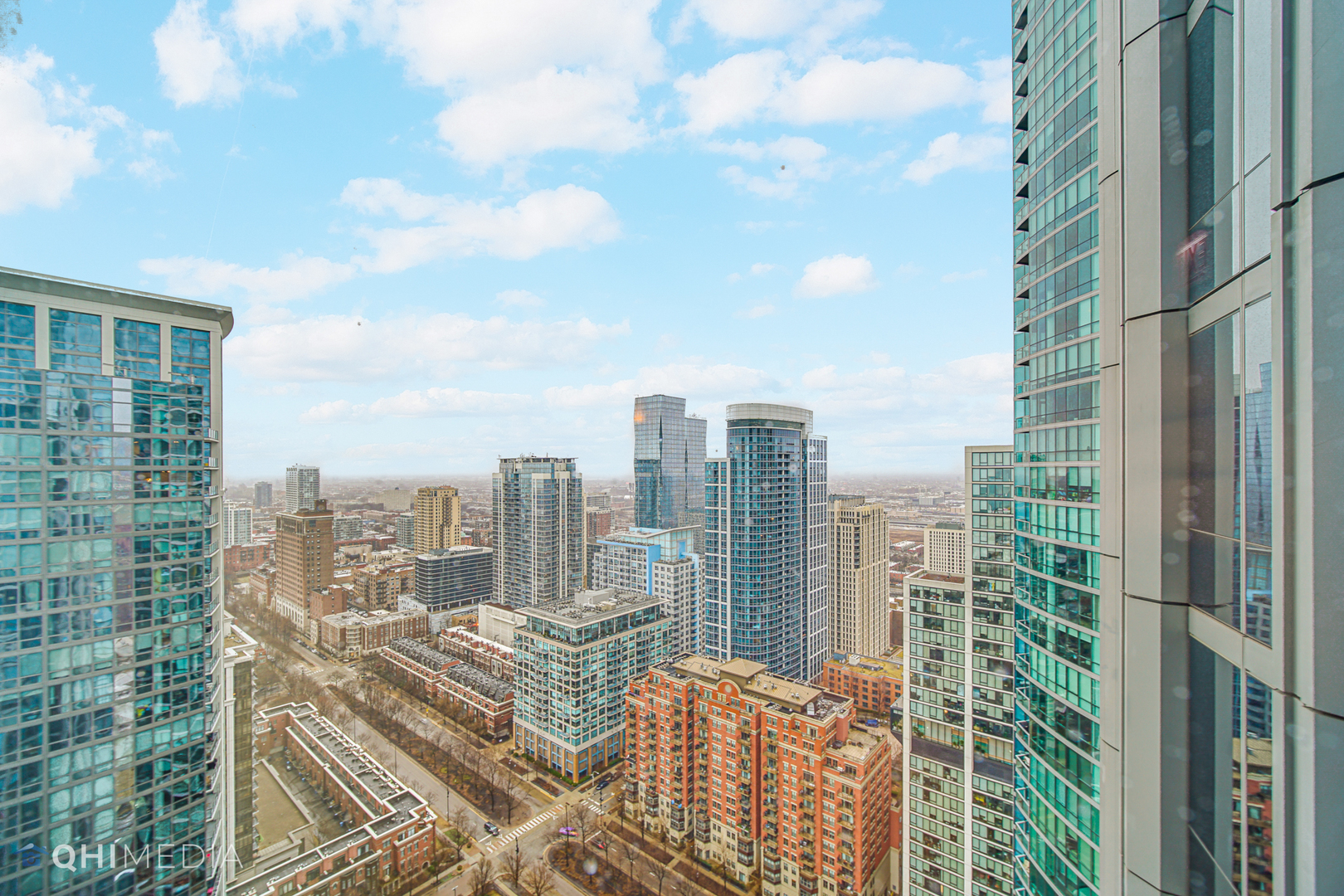 1211 S Prairie Avenue Unit: 1204