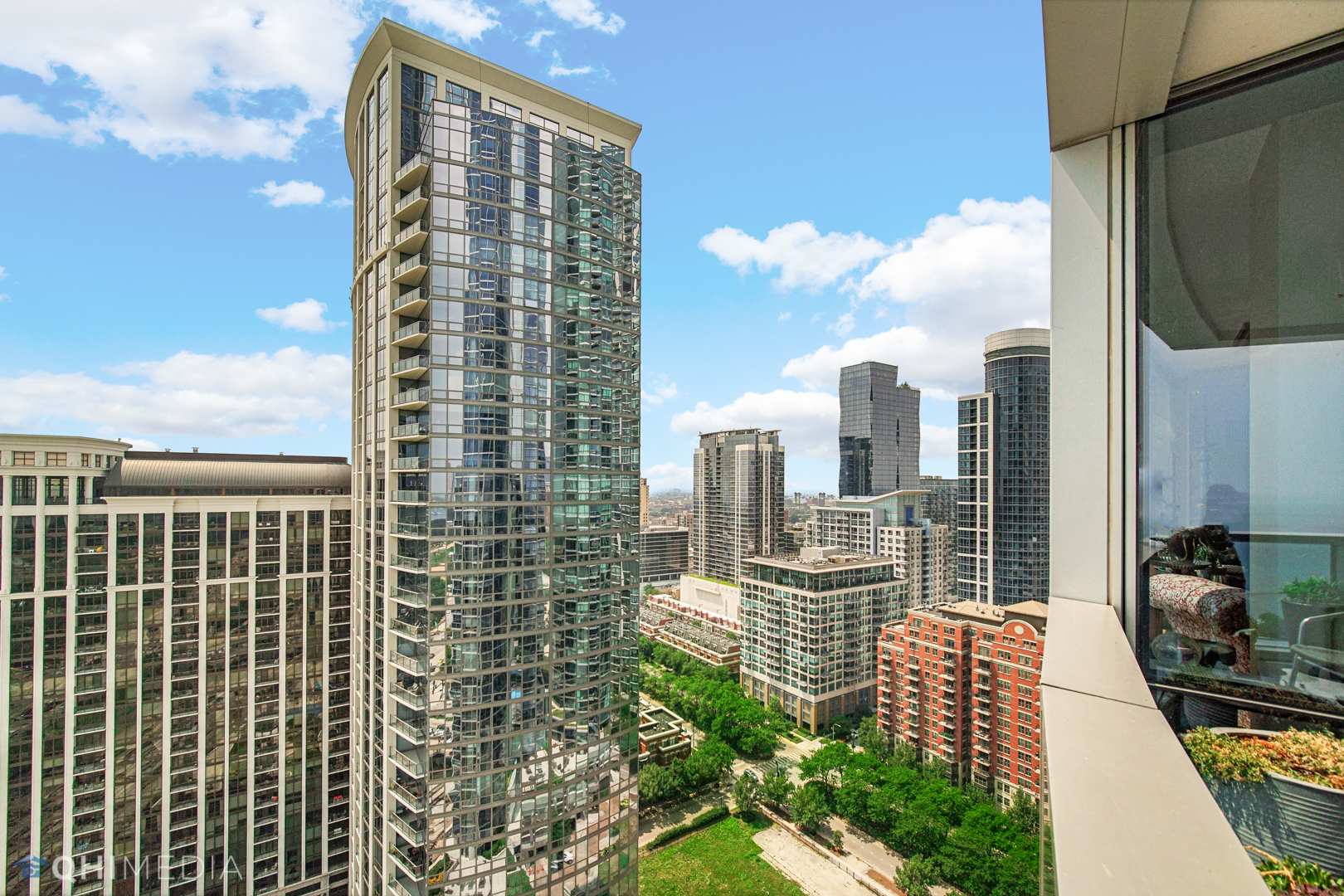 1211 S Prairie Avenue Unit: 1204