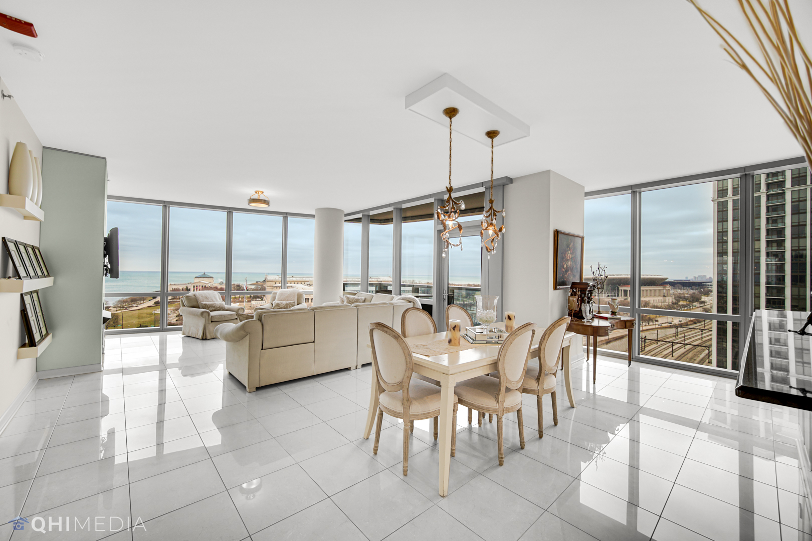 1211 S Prairie Avenue Unit: 1204