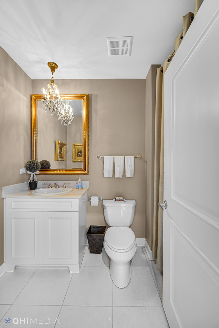 1211 S Prairie Avenue Unit: 1204