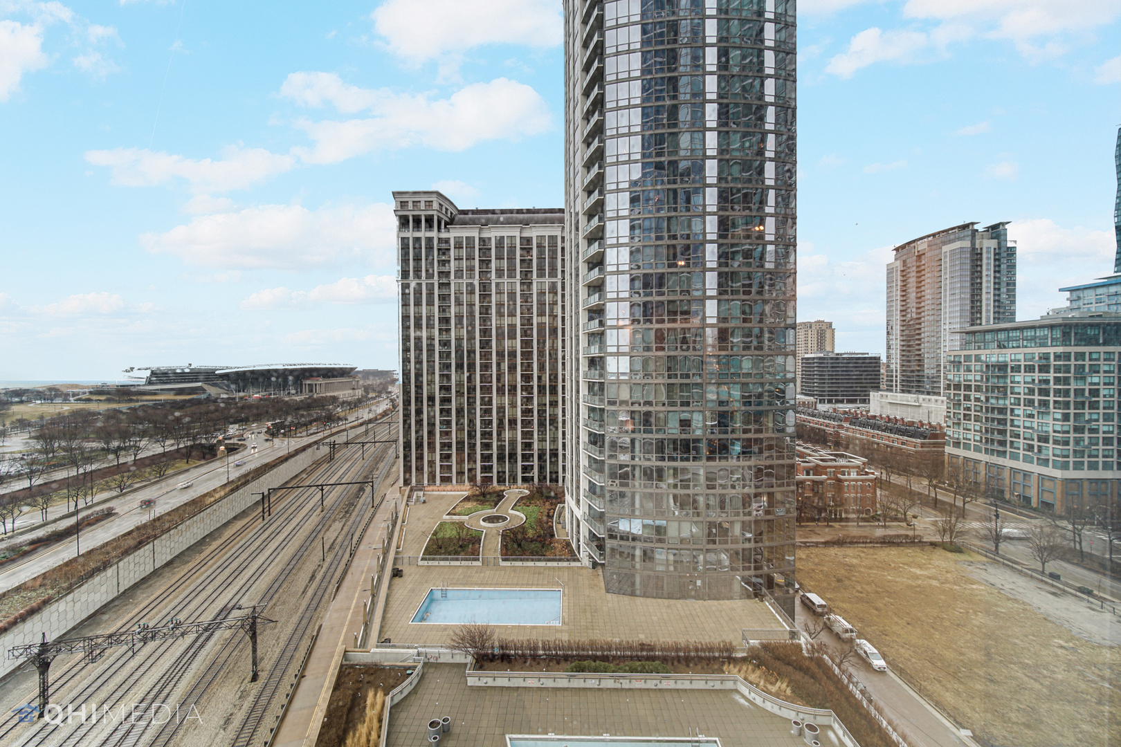 1211 S Prairie Avenue Unit: 1204