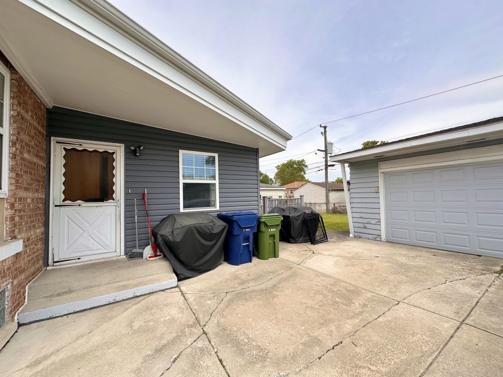 10021 Minnick Avenue