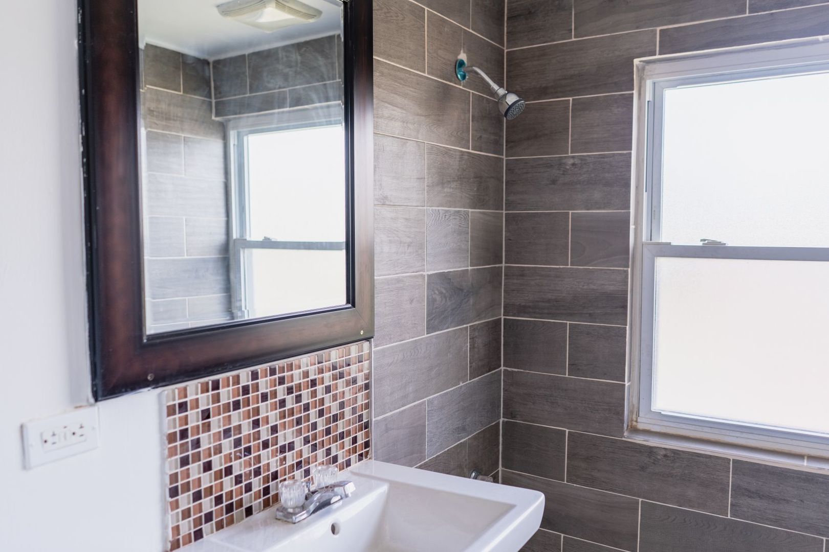 3707 S Michigan Avenue Unit: 2