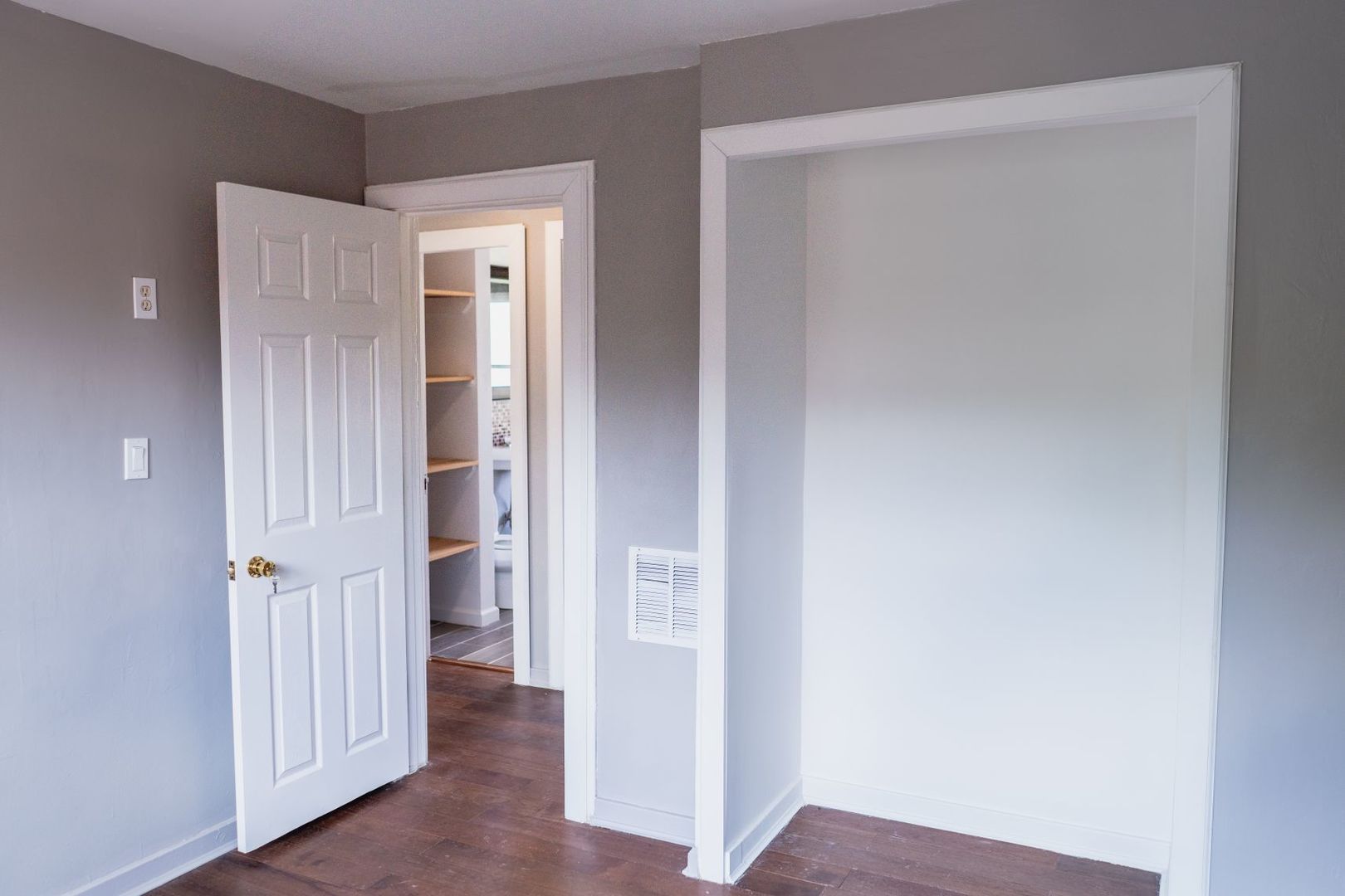3707 S Michigan Avenue Unit: 2