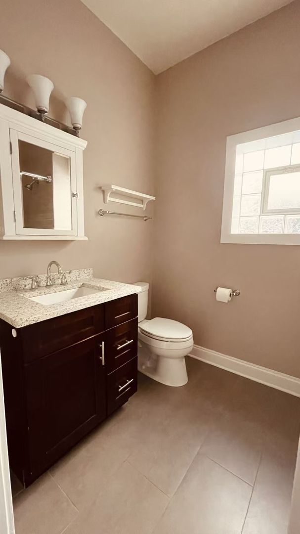 1942 W Irving Park Road Unit: 2