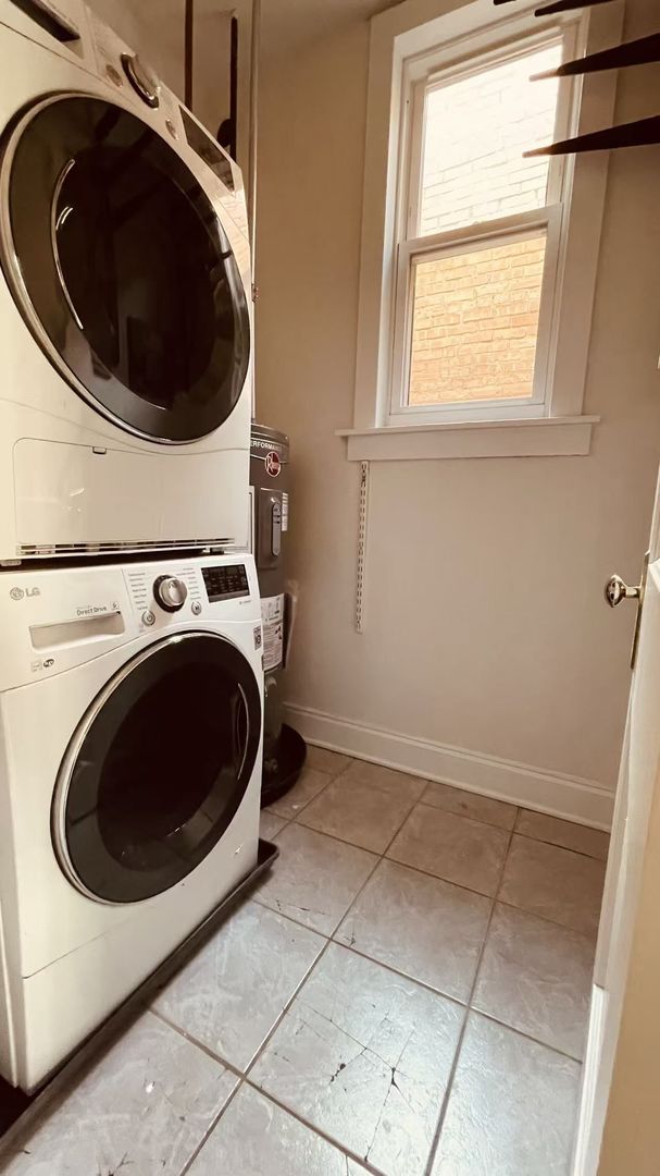1942 W Irving Park Road Unit: 2