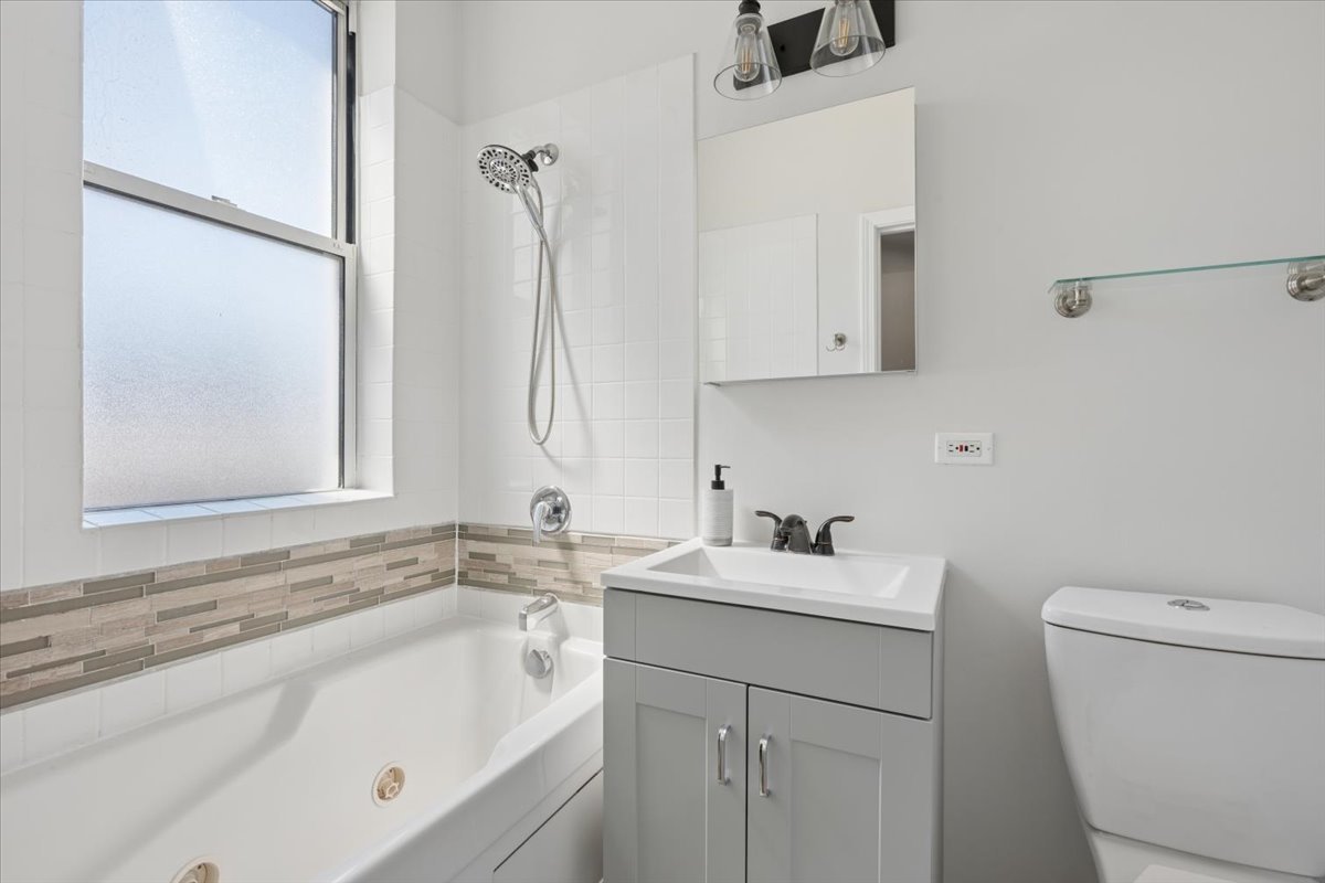 6348 N Magnolia Avenue Unit: 3