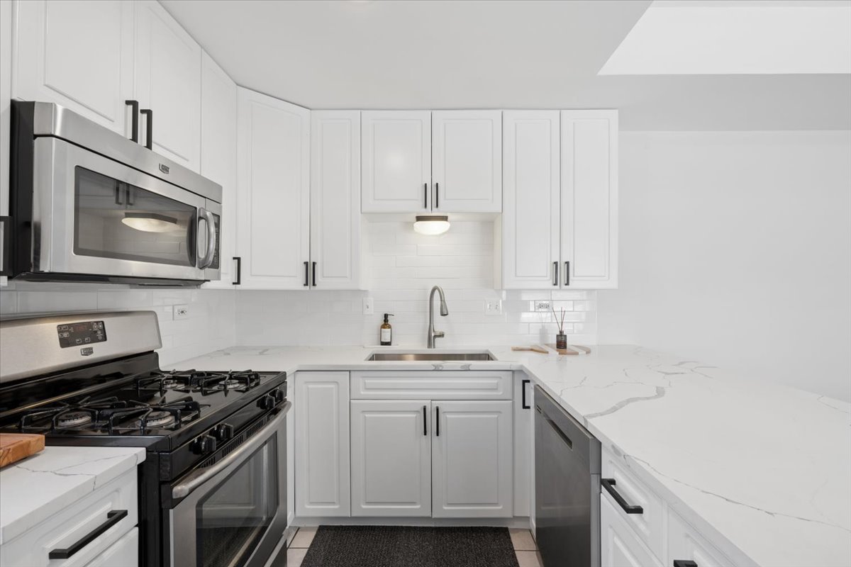 6348 N Magnolia Avenue Unit: 3