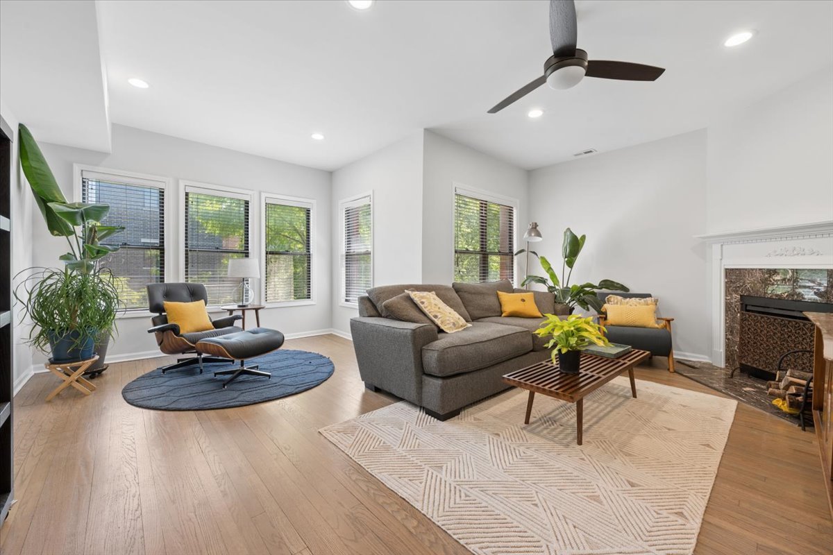 6348 N Magnolia Avenue Unit: 3