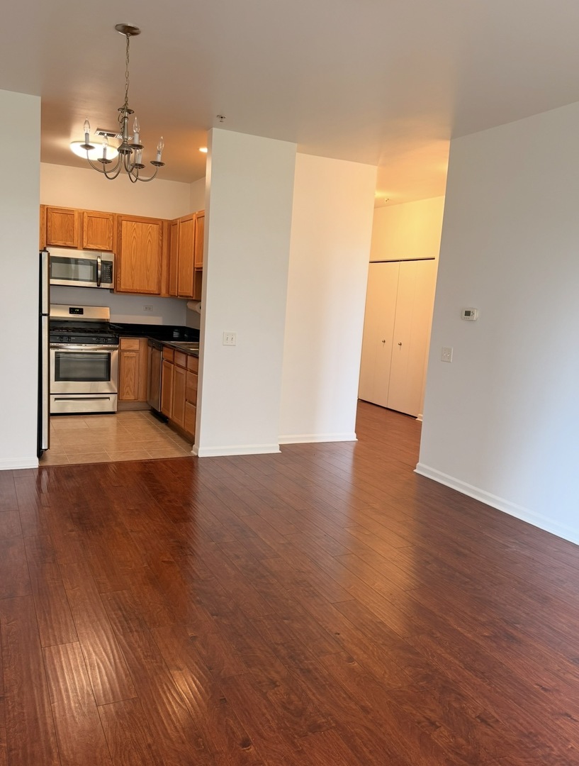 17 W 35th Street Unit: 303