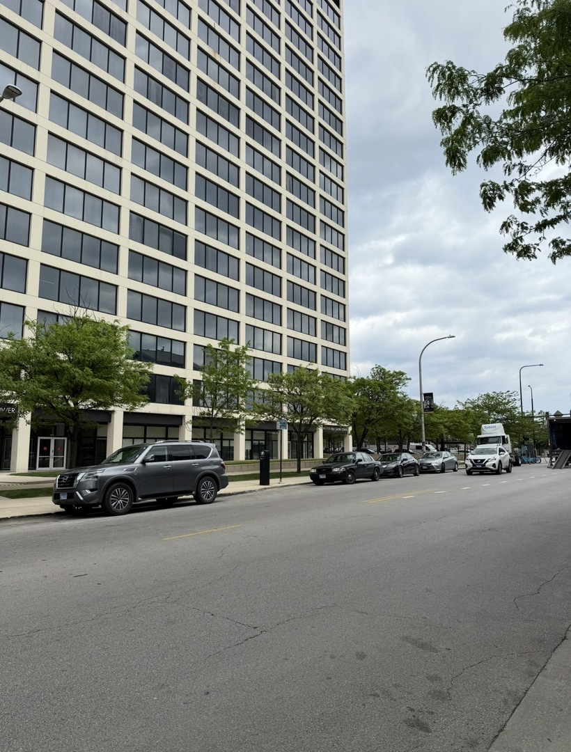 17 W 35th Street Unit: 303