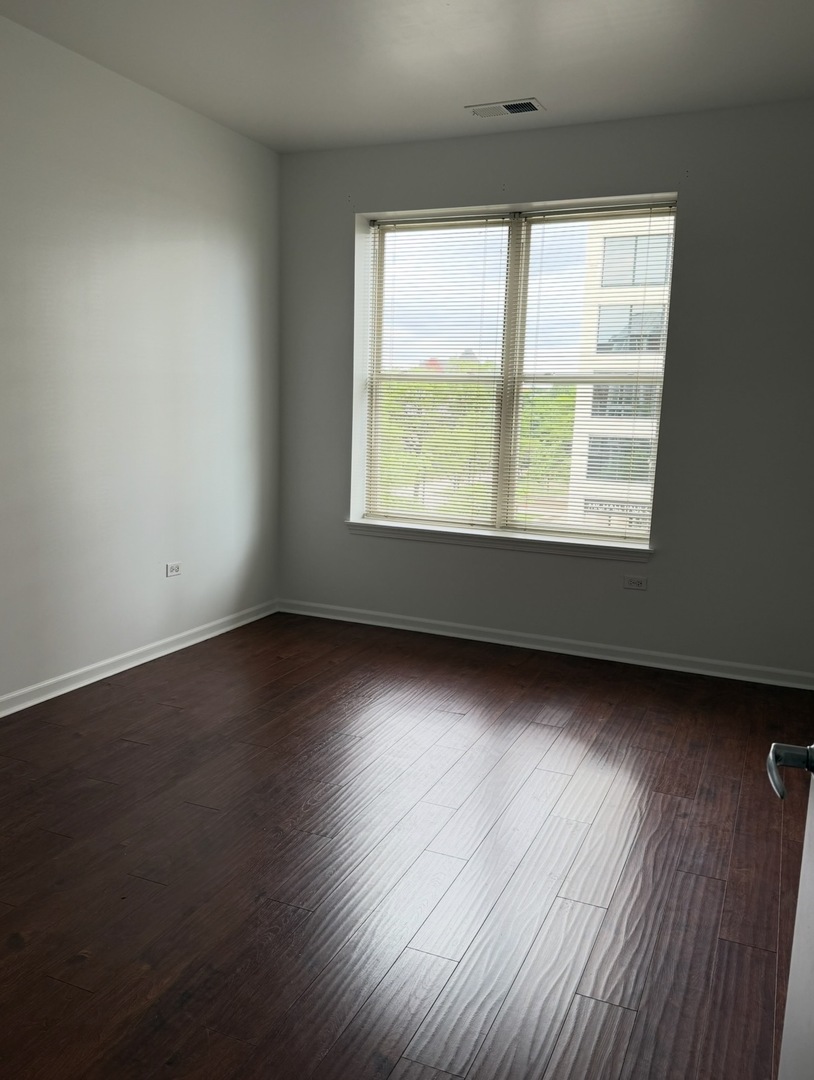 17 W 35th Street Unit: 303