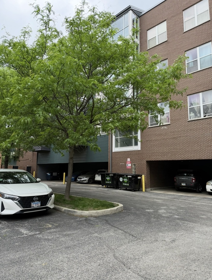 17 W 35th Street Unit: 303