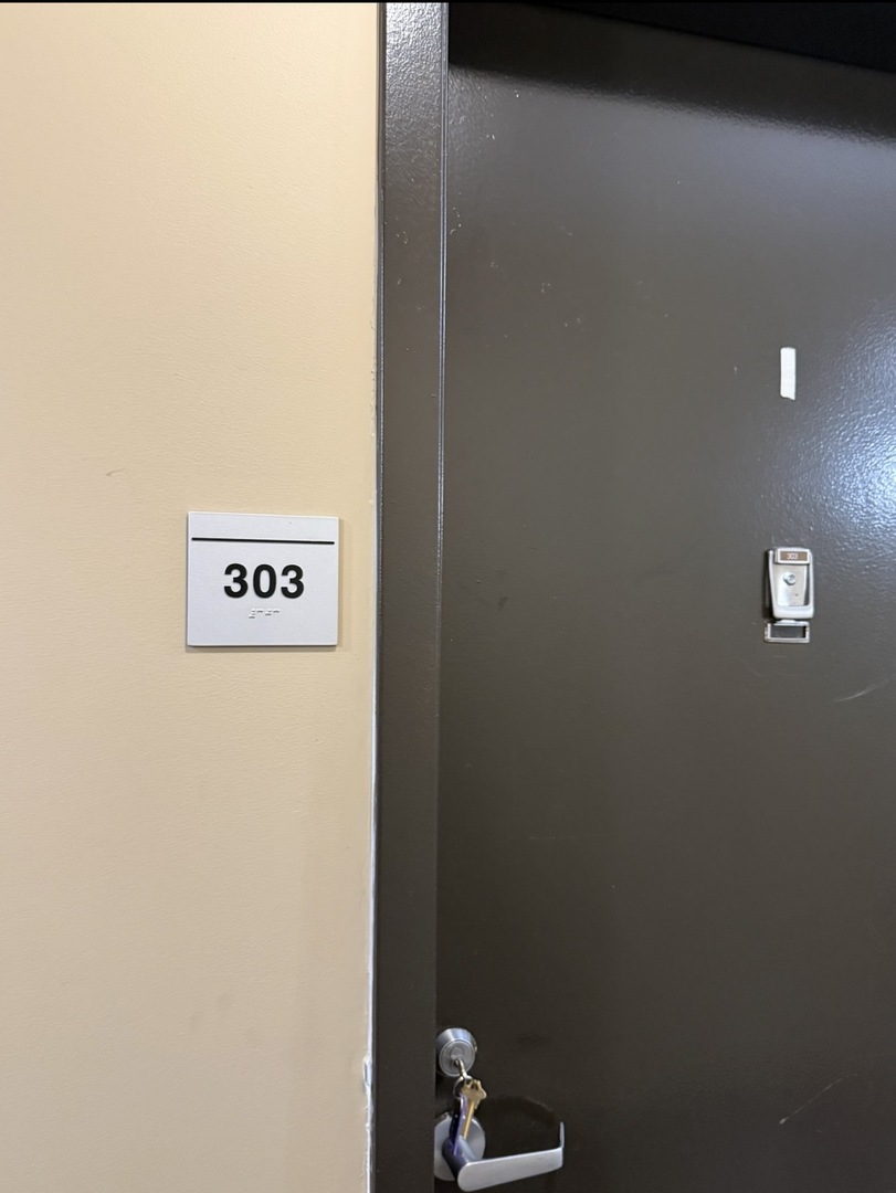 17 W 35th Street Unit: 303