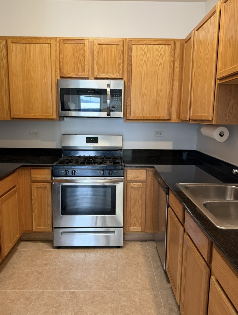 17 W 35th Street Unit: 303