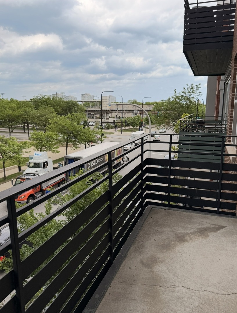 17 W 35th Street Unit: 303