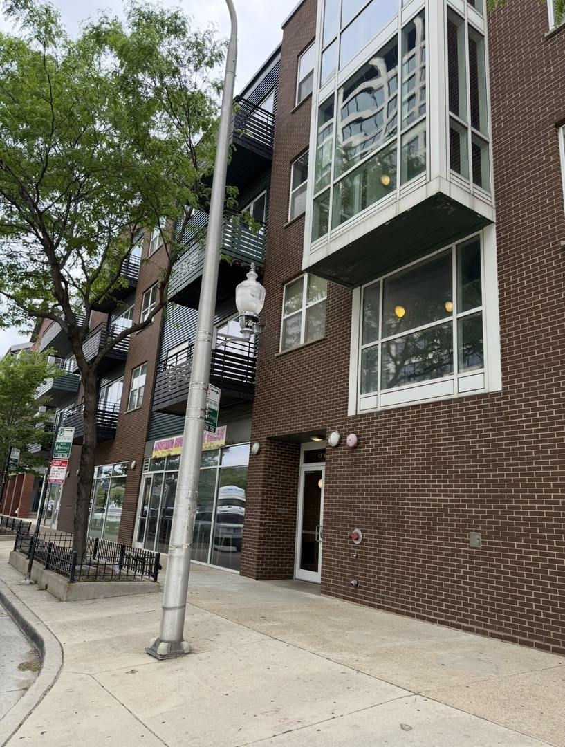17 W 35th Street Unit: 303