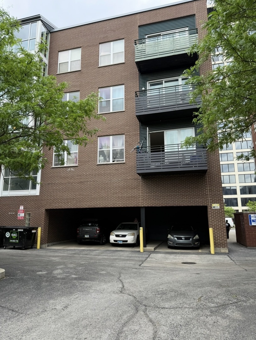17 W 35th Street Unit: 303