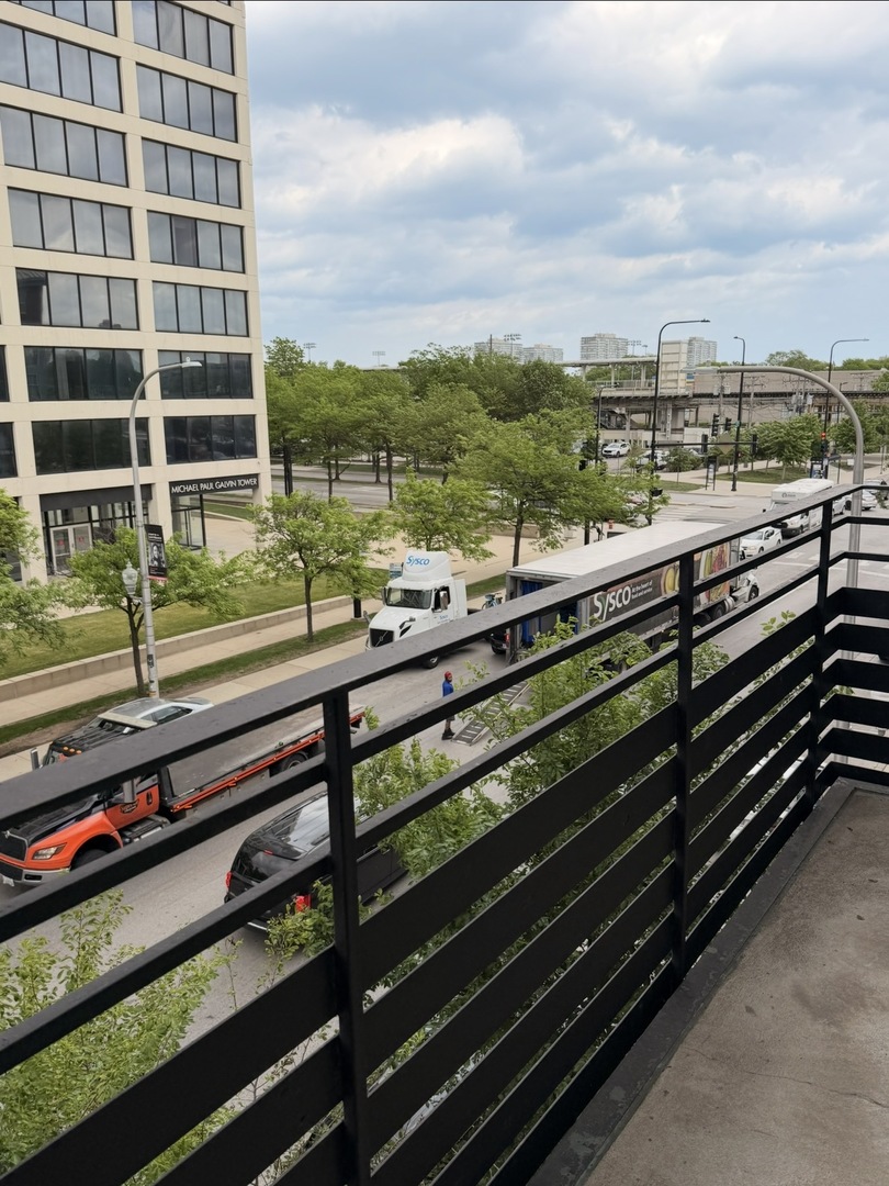 17 W 35th Street Unit: 303