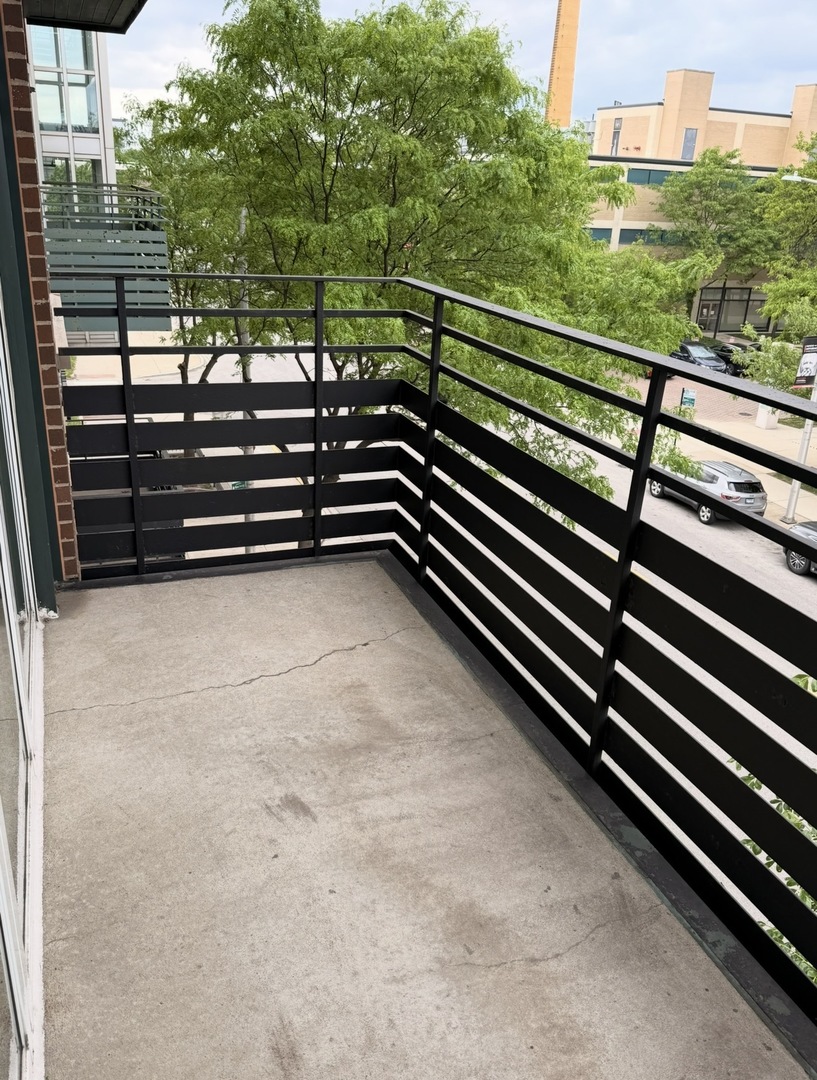 17 W 35th Street Unit: 303