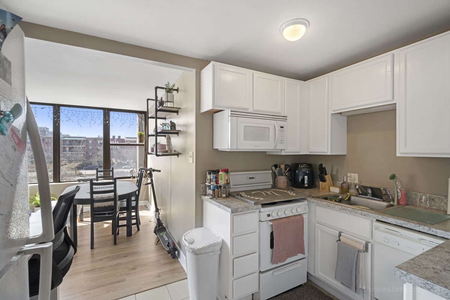 345 E Eastgate Place Unit: 306