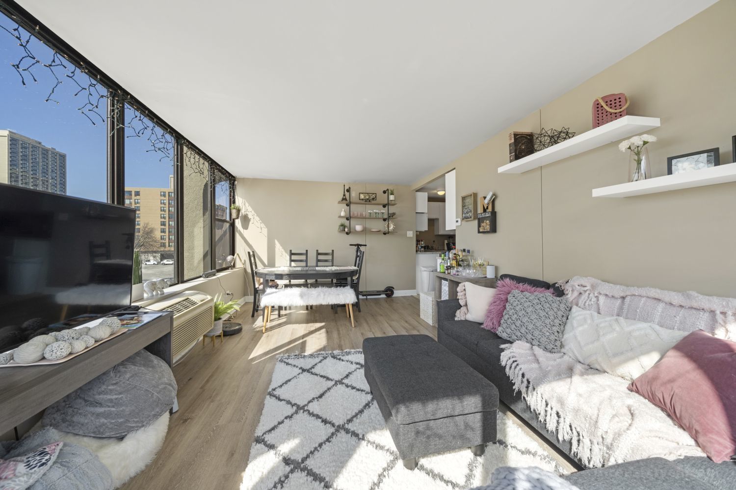 345 E Eastgate Place Unit: 306