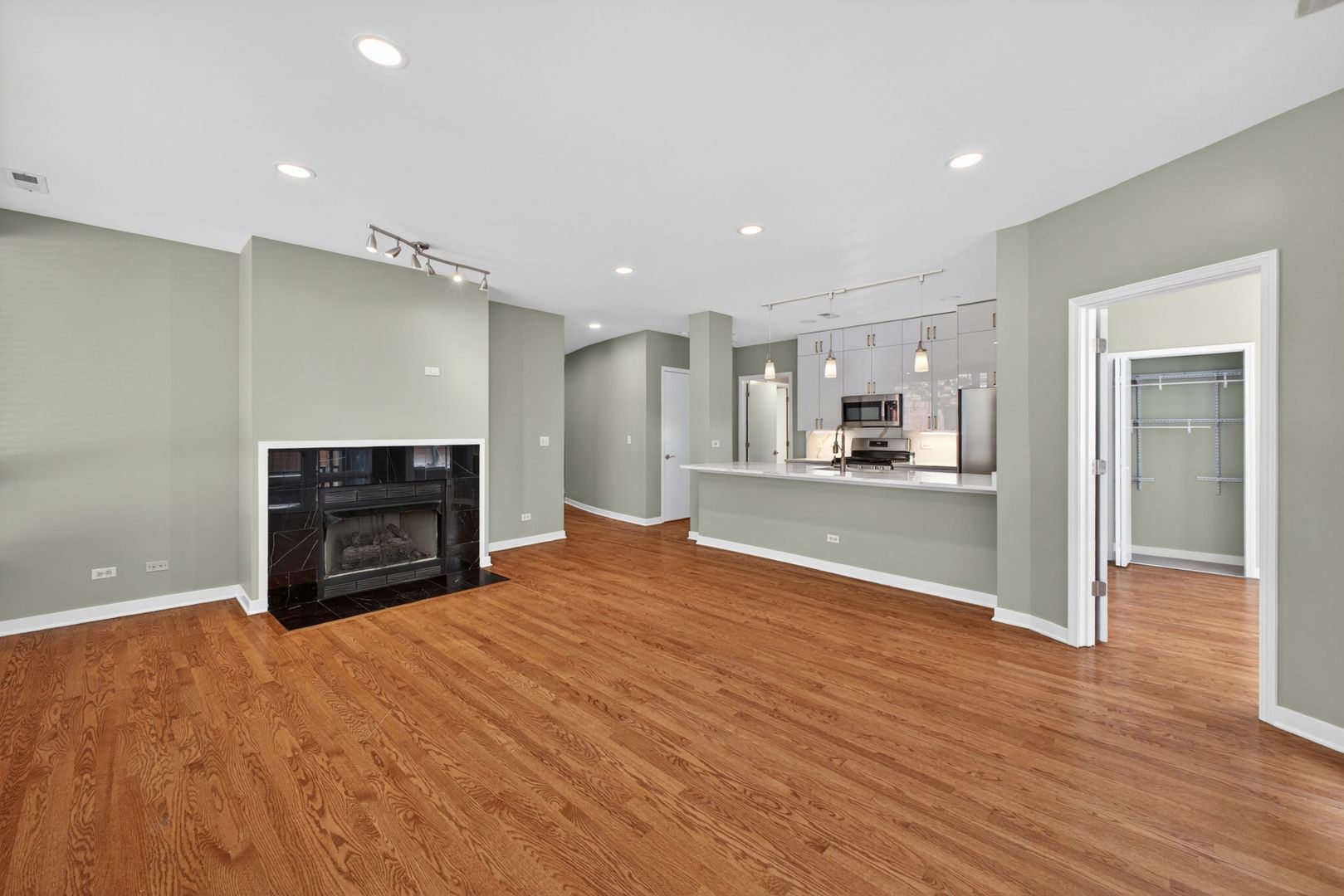 1151 W Washington Boulevard Unit: 106