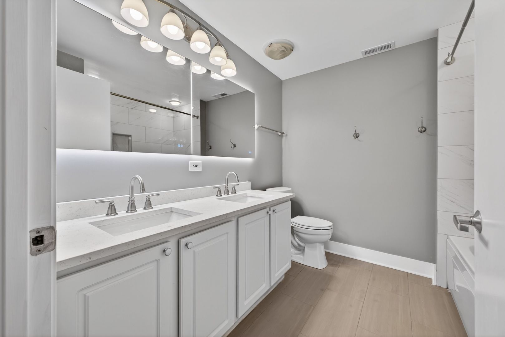 1151 W Washington Boulevard Unit: 106